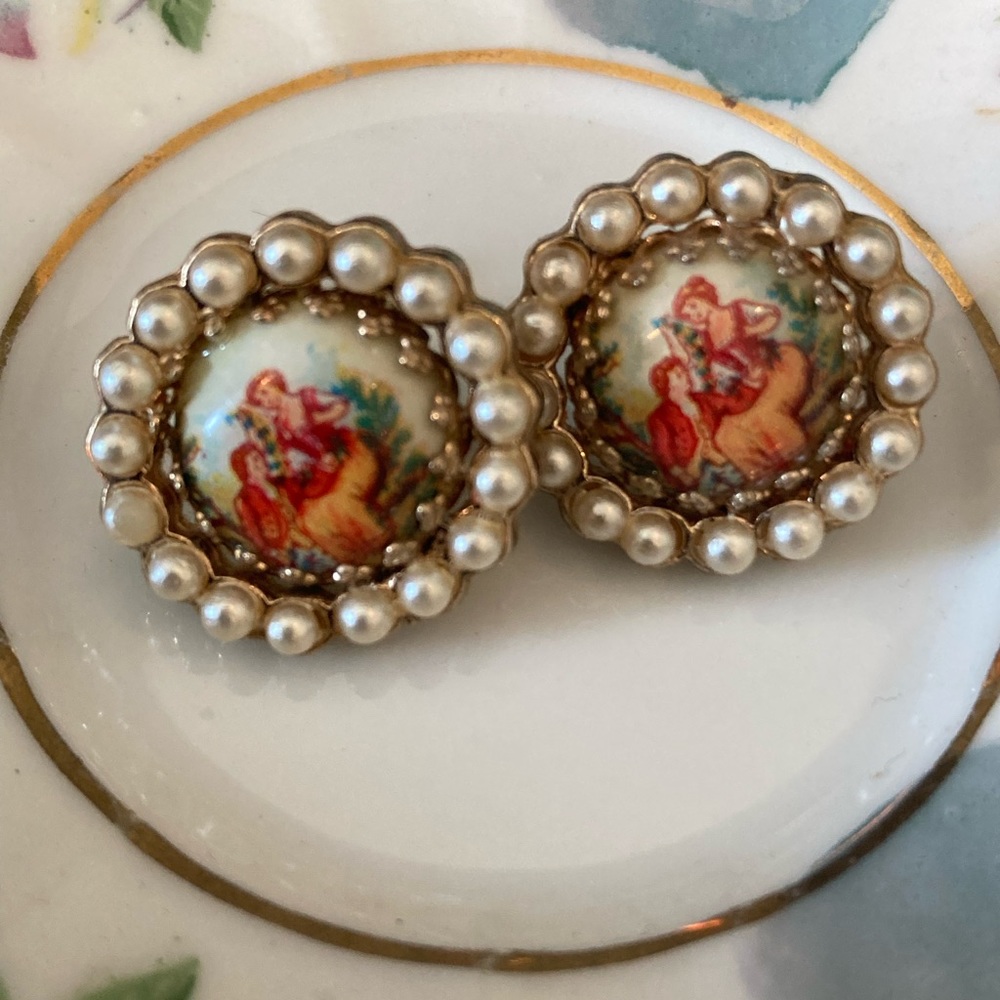 Vintage Screw Back Earrings - Gold Tone and Seed Pearl